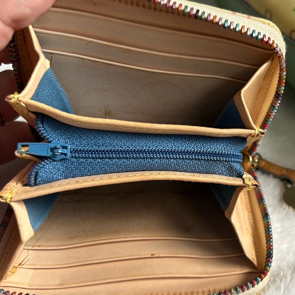 EUC Dooney & Bourke mint green tassel bag with matching wallet & dust bag ππ - Picture 13 of 13